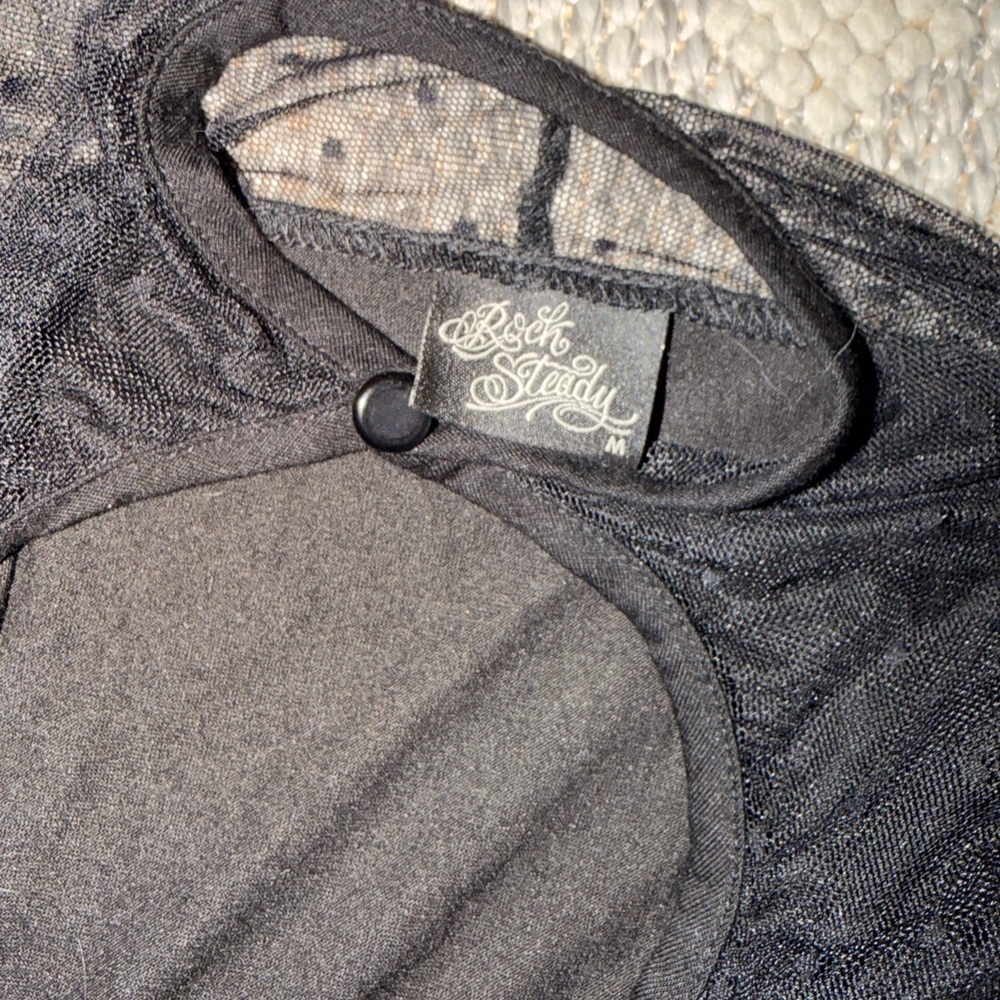 RockSteady Black Mesh Cap Sleeve Blouse - Picture 5 of 6